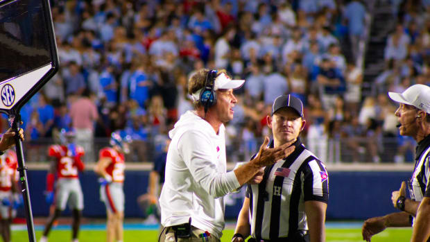 Lane Kiffin and refs
